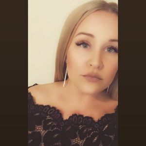 Meet your Posher, Lizzie